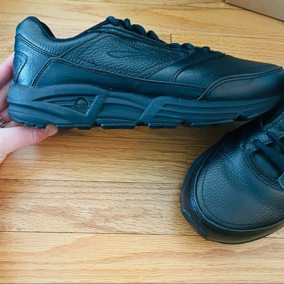 BROOKS Black Addiction Sneakers Walker Leather Wide Width 10.5 EE - Picture 3 of 8
